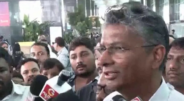 ഡി.കെ ശിവകുമാറിന് പകരം സതീഷ് ജാർക്കിഹോളി കർണാടക കോൺഗ്രസ് അധ്യക്ഷനായേക്കും; നേതൃമാറ്റത്തിനൊരുങ്ങി ഹൈക്കമാൻഡ്