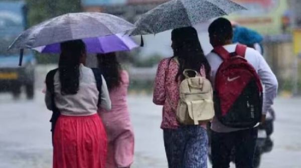 കേരളത്തിൽ കനത്ത മഴ തുടരുന്നു: വിവിധ ജില്ലകളിൽ അലേർട്ടുകൾ പ്രഖ്യാപിച്ചു
