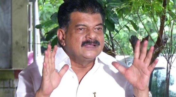 ‘മുഖ്യമന്ത്രിയാവാൻ പ്രായം തടസ്സമല്ല, പ്രതിപക്ഷ നേതാവാകാൻ വയ്യേ?’; പിണറായിയെ പരിഹസിച്ച് പി.വി. അൻവർ