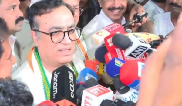 കോൺഗ്രസിലെ മുഖ്യമന്ത്രി ചർച്ച: ‘എല്ലാവരുടെയും അഭിപ്രായം കേട്ട ശേഷം തീരുമാനമെടുക്കും’; എ.ഐ.സി.സി നിരീക്ഷകർ കേരളത്തിൽ