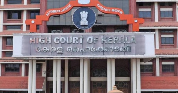 മാസപ്പടി കേസ്: ഇ.ഡി അന്വേഷണത്തിന് അടിയന്തര സ്റ്റേ ഇല്ല; തൽസ്ഥിതി തുടരാൻ ഹൈക്കോടതി നിർദേശം