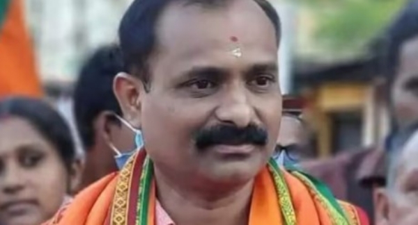 ആമയിഴഞ്ചാൻ തോട്ടിലെ 15 വർഷത്തെ മണൽ നീക്കം ചെയ്തു: നഗരസഭയുടെ നേതൃത്വത്തിൽ മഴക്കാലപൂർവ്വ ഒരുക്കങ്ങൾ സജീവം ആമയിഴഞ്ചാൻ തോട്ടിലെ 15 വർഷത്തെ മണൽ നീക്കം ചെയ്തു: നഗരസഭയുടെ നേതൃത്വത്തിൽ മഴക്കാലപൂർവ്വ ഒരുക്കങ്ങൾ സജീവം