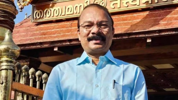 ശബരിമല സ്വർണ്ണപ്പാളി കൈമാറ്റ കേസ്: മുൻ ദേവസ്വം ബോർഡ് പ്രസിഡന്റ് പി.എസ്. പ്രശാന്തിനും മുൻ അംഗം അജികുമാറിനും എസ്ഐടി നോട്ടീസ്
