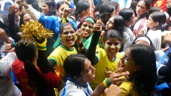KOZHIKKODE FOOTBALL FANS GIRLS