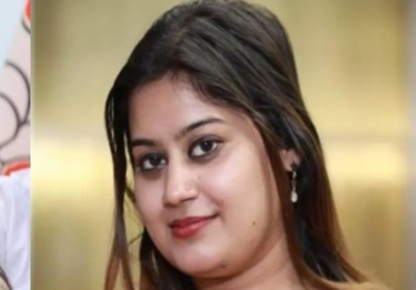 ലക്ഷ്മി പ്രിയ, ഭർത്താവ് ജയേഷ്, എസ്.ഐ രേഷ്മ എന്നിവർക്കെതിരെ നടി അൻസിബ ഹസൻ കോടതിയിൽ; കേസ് രജിസ്റ്റർ ചെയ്യാൻ നിർദ്ദേശം നൽകണമെന്ന് ഹർജി