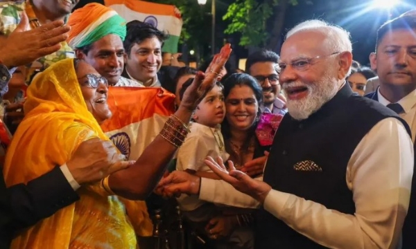 പാരീസിലെത്തി പ്രധാനമന്ത്രി നരേന്ദ്ര മോദി; വിവടെക് ഉച്ചകോടിയിൽ പങ്കെടുക്കും, സന്ദർശന ലക്ഷ്യങ്ങൾ ഇവയാണ് പാരീസിലെത്തി പ്രധാനമന്ത്രി നരേന്ദ്ര മോദി; വിവടെക് ഉച്ചകോടിയിൽ പങ്കെടുക്കും, സന്ദർശന ലക്ഷ്യങ്ങൾ ഇവയാണ്