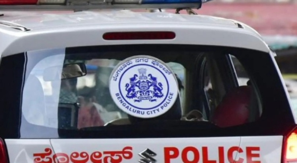ബെംഗളൂരുവിൽ വൻ കവർച്ച: പൊലീസ് ജീപ്പിലെത്തിയ രണ്ടംഗ സംഘം മലയാളി യുവാക്കളെ ഭീഷണിപ്പെടുത്തി 20 ലക്ഷം രൂപ തട്ടിയെടുത്തു
