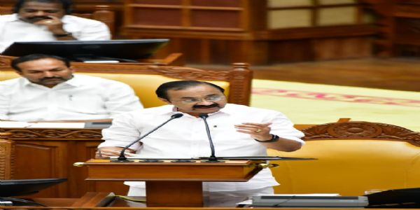 കേരളത്തെ ഏവിയേഷന് ലോജിസ്റ്റിക്സ് ഹബ്ബാക്കും; 200 കോടിയുടെ പദ്ധതി പ്രഖ്യാപിച്ച് മുഖ്യമന്ത്രി