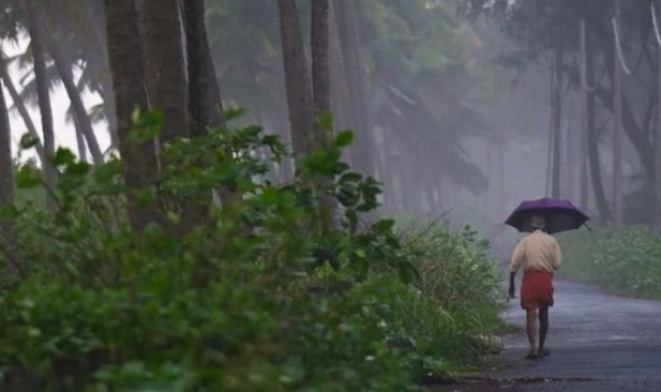 സംസ്ഥാനത്ത് ഇന്ന് പരക്കെ മഴ; കാലവർഷം ഇന്നോ നാളയോ എത്തും; പത്തു ജില്ലകളിൽ യെലോ അലർട്ട്