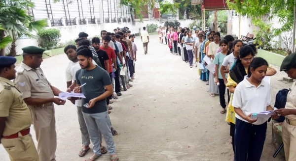 വ്യോമസേനയും അർദ്ധസൈനികരും സദാസന്നദ്ധം; സുരക്ഷ ശക്തമാക്കി നാളെ നീറ്റ് യുജി പുനഃപരീക്ഷ, ഇന്ന് മോക്ക് ഡ്രിൽ