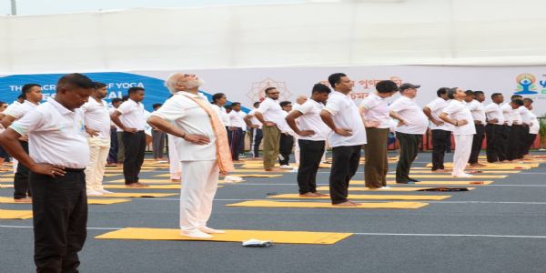 അന്താരാഷ്ട്ര യോഗ ദിനം ആചരിച്ച് ഭാരതം, യോഗ ദിനാചരണം പ്രധാനമന്ത്രി ഉദ്ഘാടനംചെയ്തു