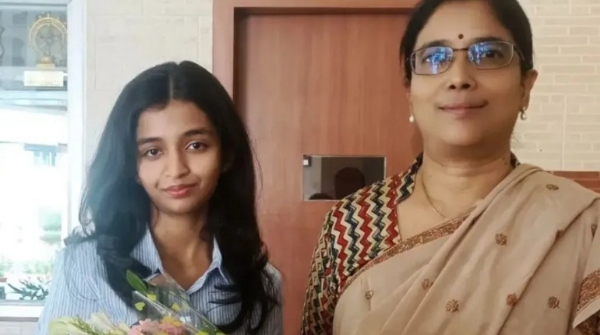 പുനർമൂല്യനിർണ്ണയത്തിൽ 500-ൽ 500 മാർക്ക്; സിബിഎസ്ഇ പന്ത്രണ്ടാം ക്ലാസിൽ രാജ്യത്തെ ഒന്നാമതായി റാഞ്ചിക്കാരി അവ്നി കെജ്രിവാൾ പുനർമൂല്യനിർണ്ണയത്തിൽ 500-ൽ 500 മാർക്ക്; സിബിഎസ്ഇ പന്ത്രണ്ടാം ക്ലാസിൽ രാജ്യത്തെ ഒന്നാമതായി റാഞ്ചിക്കാരി അവ്നി കെജ്രിവാൾ