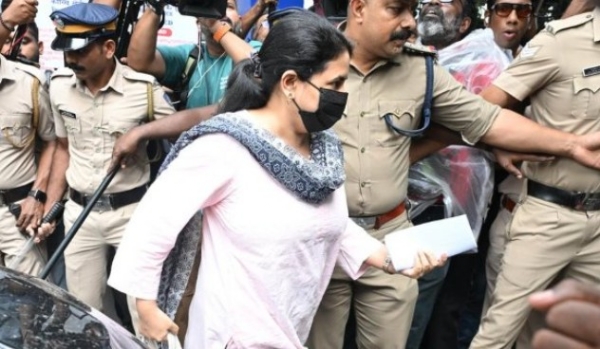 സിഎംആർഎൽ – എക്സാലോജിക് ഇടപാട്: വീണ വിജയനെ ഇ ഡി വീണ്ടും വിളിപ്പിക്കും; കൊച്ചിയിൽ ചോദ്യം ചെയ്യൽ നീണ്ടത് 11 മണിക്കൂർ