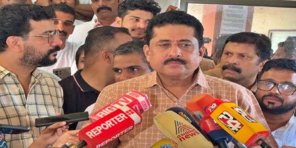 പിഎം ശ്രീയില് നിന്ന് പിന്മാറിയാല് 2000 കോടി കേന്ദ്രഫണ്ട് നഷ്ടമാകും, മന്ത്രി എന് ഷംസുദ്ദീന്