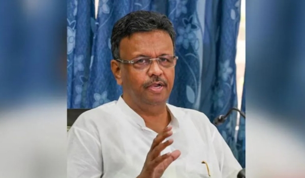 തൃണമൂലിൽ വൻ പിളർപ്പ്; കൊൽക്കത്ത മേയർ ഫിർഹാദ് ഹക്കീം രാജിവെച്ചു; മമതയ്ക്ക് കനത്ത തിരിച്ചടി