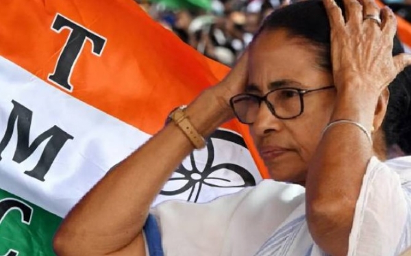 തൃണമൂലിൽ വൻ പെട്ടിത്തെറി; മമതയ്ക്ക് പാർട്ടി നഷ്ടമായേക്കും, 23 എംപിമാർ വിമതപക്ഷത്ത്