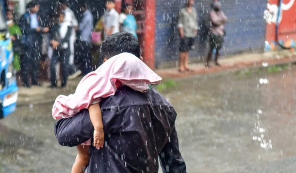 കേരളത്തിൽ അടുത്ത അഞ്ച് ദിവസം കനത്ത മഴയ്ക്ക് സാധ്യത കേരളത്തിൽ അടുത്ത അഞ്ച് ദിവസം കനത്ത മഴയ്ക്ക് സാധ്യത