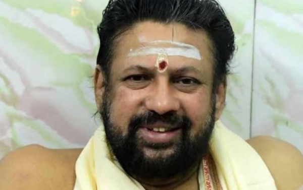 ശബരിമല സ്വർണ്ണക്കൊള്ള കേസ്: തന്ത്രി കണ്ഠരര് രാജീവരരുടെ ജാമ്യം റദ്ദാക്കില്ല; അന്വേഷണത്തിനെതിരായ പരാമർശങ്ങൾ ഹൈക്കോടതി നീക്കി, എസ്ഐടിയ്ക്ക് താൽക്കാലിക ആശ്വാസം ശബരിമല സ്വർണ്ണക്കൊള്ള കേസ്: തന്ത്രി കണ്ഠരര് രാജീവരരുടെ ജാമ്യം റദ്ദാക്കില്ല; അന്വേഷണത്തിനെതിരായ പരാമർശങ്ങൾ ഹൈക്കോടതി നീക്കി, എസ്ഐടിയ്ക്ക് താൽക്കാലിക ആശ്വാസം