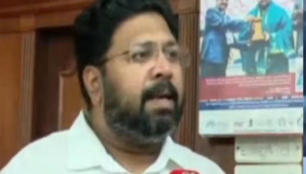കാപ്പാ കേസ് പ്രതിയുടെ ജയിൽ സത്യപ്രതിജ്ഞ ബി.ജെ.പിക്ക് നാണക്കേട്; തലയിൽ മുണ്ടിട്ട് പോകേണ്ടി വരുമെന്ന് കൗൺസിലർ കെ.എസ് ശബരീനാഥ്