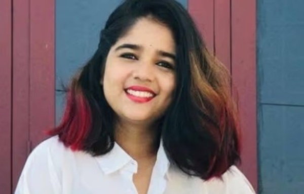 മദ്യപിച്ച് അമിതവേഗത്തിൽ കാറോടിച്ചു; പ്രമുഖ ഇൻഫ്ലുവൻസർ ‘ഹെലൻ ഓഫ് സ്പാർട്ട’യ്ക്കെതിരെ കുമ്പള പൊലീസ് കേസെടുത്തു മദ്യപിച്ച് അമിതവേഗത്തിൽ കാറോടിച്ചു; പ്രമുഖ ഇൻഫ്ലുവൻസർ ‘ഹെലൻ ഓഫ് സ്പാർട്ട’യ്ക്കെതിരെ കുമ്പള പൊലീസ് കേസെടുത്തു