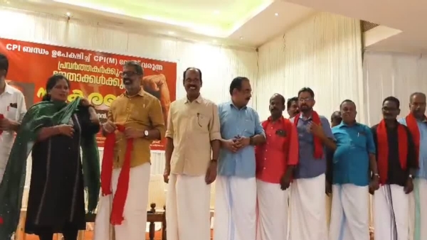 OTTAPALAM CPI MEMBERS SHIFT TO CPM