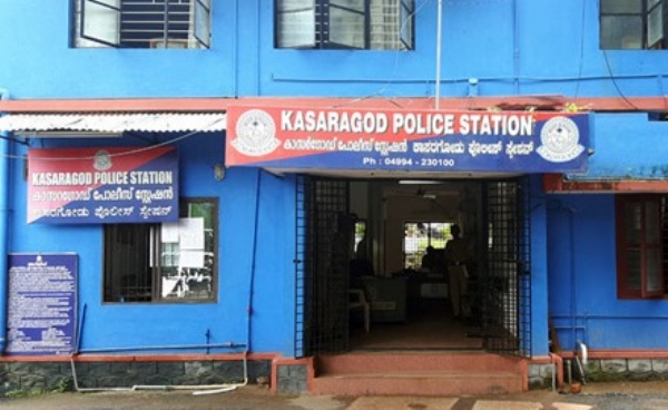 കാസർകോട്ട് വാഹനപരിശോധനയ്ക്കിടെ പൊലീസുകാരന് കുത്തേറ്റു; കൊലപാതകശ്രമത്തിന് മൂന്ന് യുവാക്കൾ പിടിയിൽ