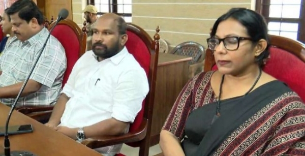 പാലാ നഗരസഭയിൽ പുതിയ രാഷ്ട്രീയ കൂട്ടുകെട്ട്: മായാ രാഹുൽ അധ്യക്ഷയാകും; വിമത കോൺഗ്രസ് നേതൃത്വത്തിന് പിന്തുണയുമായി കേരള കോൺഗ്രസ് (എം) പാലാ നഗരസഭയിൽ പുതിയ രാഷ്ട്രീയ കൂട്ടുകെട്ട്: മായാ രാഹുൽ അധ്യക്ഷയാകും; വിമത കോൺഗ്രസ് നേതൃത്വത്തിന് പിന്തുണയുമായി കേരള കോൺഗ്രസ് (എം)