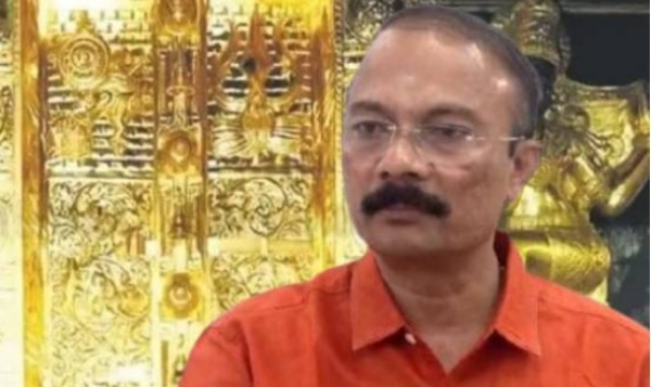ശബരിമല സ്വർണക്കൊള്ള: ചെയ്യാത്ത കുറ്റത്തിന് ക്രൂശിക്കുന്നു, ഏത് നിമിഷവും അറസ്റ്റ് ചെയ്യപ്പെടാം; ഫേസ്ബുക്ക് കുറിപ്പുമായി പി.എസ്. പ്രശാന്ത്