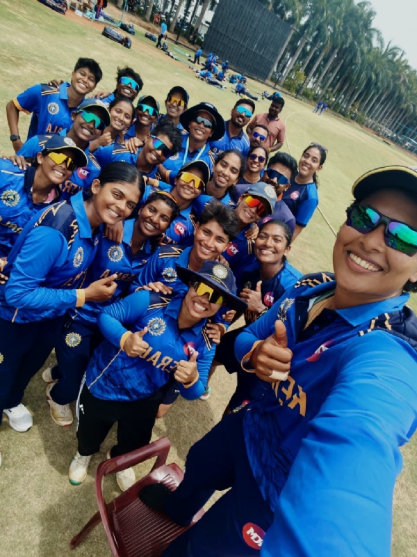 വനിത ക്രിക്കറ്റ്