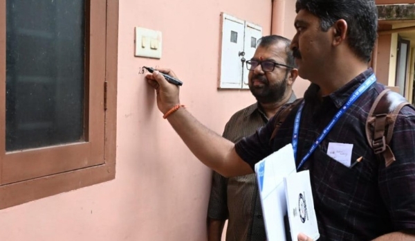 സെൻസസ് കണക്കെടുപ്പ് തുടങ്ങി 48 മണിക്കൂർ പിന്നിട്ടു സെൻസസ് കണക്കെടുപ്പ് തുടങ്ങി 48 മണിക്കൂർ പിന്നിട്ടു