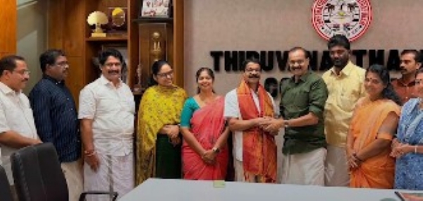 കോഴിക്കോട് മുസ്ലിം ലീഗിൽ പൊട്ടിത്തെറി: മിന്നും ജയം നേടിയിട്ടും ജില്ലയ്ക്ക് മന്ത്രിസ്ഥാനവുമില്ല, പഴ്സനൽ സ്റ്റാഫുമില്ല; ജില്ലാ നേതൃത്വത്തിനെതിരെ അതിരൂക്ഷ വിമർശനം കോഴിക്കോട് മുസ്ലിം ലീഗിൽ പൊട്ടിത്തെറി: മിന്നും ജയം നേടിയിട്ടും ജില്ലയ്ക്ക് മന്ത്രിസ്ഥാനവുമില്ല, പഴ്സനൽ സ്റ്റാഫുമില്ല; ജില്ലാ നേതൃത്വത്തിനെതിരെ അതിരൂക്ഷ വിമർശനം