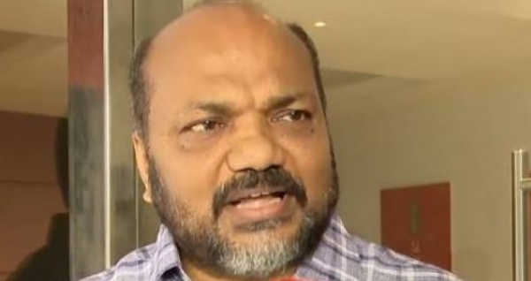 പുനർജനി കേസ്: മുഖ്യമന്ത്രിയെ കുറ്റവിമുക്തനാക്കിയത് ആഭ്യന്തരവകുപ്പിന്റെ അസാധാരണ നടപടിയെന്ന് പി. രാജീവ്; നിയമനടപടി ആലോചനയിൽ പുനർജനി കേസ്: മുഖ്യമന്ത്രിയെ കുറ്റവിമുക്തനാക്കിയത് ആഭ്യന്തരവകുപ്പിന്റെ അസാധാരണ നടപടിയെന്ന് പി. രാജീവ്; നിയമനടപടി ആലോചനയിൽ