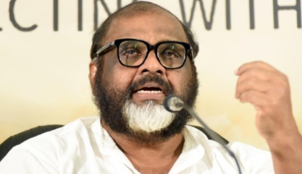 പ്രിയദർശിനി സർവീസുകൾ: സ്വകാര്യ ബസ്സുകളുടെ പ്രതിസന്ധി പഠിക്കാൻ സമിതി; ടിക്കറ്റ് ഇതര വരുമാനത്തിലൂടെ സംരക്ഷിക്കുമെന്ന് ഗതാഗത മന്ത്രി സി.പി. ജോൺ പ്രിയദർശിനി സർവീസുകൾ: സ്വകാര്യ ബസ്സുകളുടെ പ്രതിസന്ധി പഠിക്കാൻ സമിതി; ടിക്കറ്റ് ഇതര വരുമാനത്തിലൂടെ സംരക്ഷിക്കുമെന്ന് ഗതാഗത മന്ത്രി സി.പി. ജോൺ