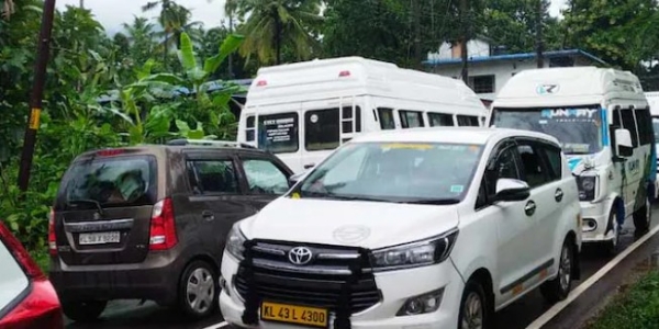 കൊട്ടിയൂർ ഉത്സവം: നികുതി വെട്ടിച്ച് കർണാടകയിൽ നിന്നെത്തിയ 54 വാഹനങ്ങൾ പിടികൂടി; 12.67 ലക്ഷം രൂപ പിഴ ഈടാക്കി