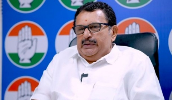 മന്ത്രി കെ. മുരളീധരന്റെ പഴ്സനൽ സ്റ്റാഫിൽ കൂട്ടരാജി: അഡീഷനൽ പ്രൈവറ്റ് സെക്രട്ടറിയും അസിസ്റ്റന്റ് പ്രൈവറ്റ് സെക്രട്ടറിയും ഒഴിഞ്ഞു മന്ത്രി കെ. മുരളീധരന്റെ പഴ്സനൽ സ്റ്റാഫിൽ കൂട്ടരാജി: അഡീഷനൽ പ്രൈവറ്റ് സെക്രട്ടറിയും അസിസ്റ്റന്റ് പ്രൈവറ്റ് സെക്രട്ടറിയും ഒഴിഞ്ഞു