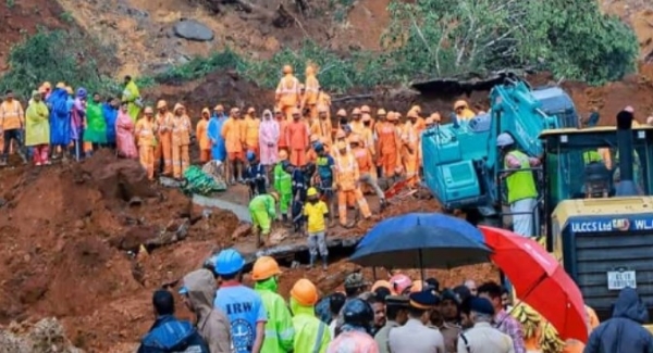 കള്ളാടി മണ്ണിടിച്ചിൽ ദുരന്തം: മരിച്ച മൂന്ന് അതിഥി തൊഴിലാളികളുടെയും എംബാമിങ് നടപടികൾ പൂർത്തിയായി; മൃതദേഹങ്ങൾ വിമാനമാർഗ്ഗം ജന്മനാടുകളിലേക്ക് കൊണ്ടുപോകും കള്ളാടി മണ്ണിടിച്ചിൽ ദുരന്തം: മരിച്ച മൂന്ന് അതിഥി തൊഴിലാളികളുടെയും എംബാമിങ് നടപടികൾ പൂർത്തിയായി; മൃതദേഹങ്ങൾ വിമാനമാർഗ്ഗം ജന്മനാടുകളിലേക്ക് കൊണ്ടുപോകും