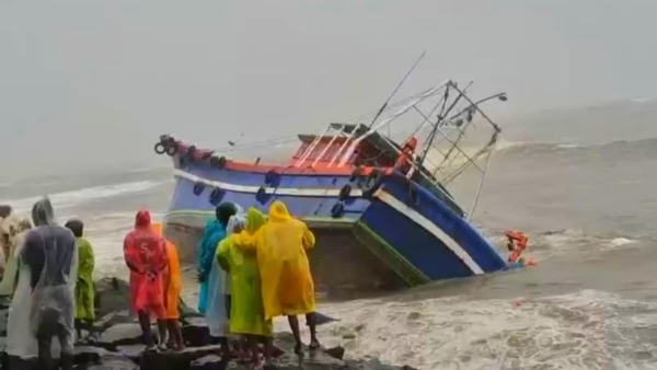 KADALUNDI ROUGH SEA INCIDENT KADALUNDI ROUGH SEA INCIDENT