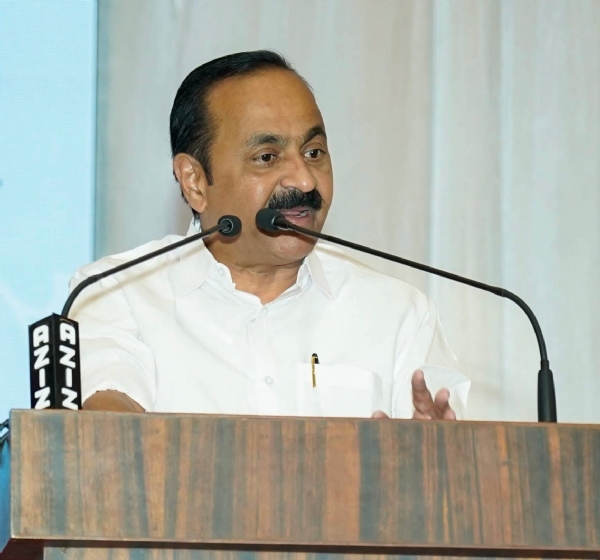 വി ഡി സതീശൻ വി ഡി സതീശൻ