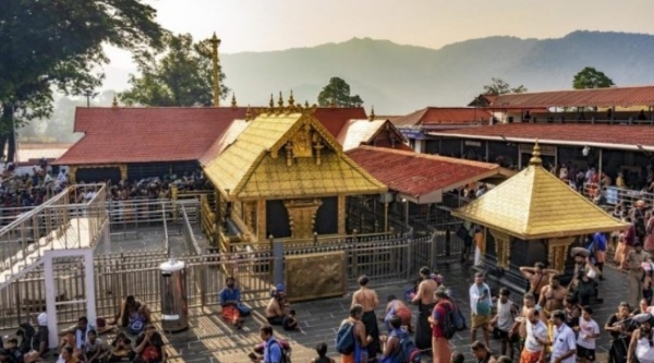 ചിങ്ങമാസ പൂജകൾക്കായി ശബരിമല ക്ഷേത്രനട തുറന്നു; നാളെ പുലർച്ചെ മുതൽ ഭക്തർക്ക് ദർശനം