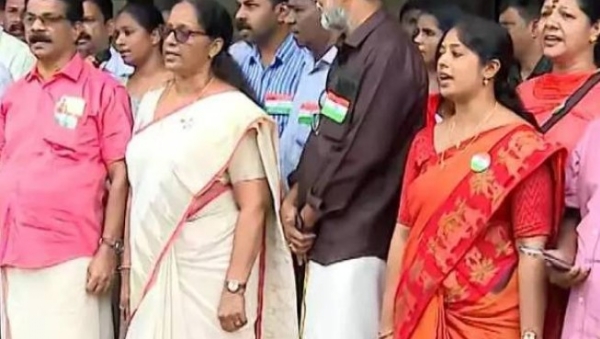 കോഴിക്കോട് കോർപ്പറേഷനിൽ ദേശീയഗാന വിവാദം: നിയമോപദേശം തേടി പോലീസ്; പരാതി പ്രളയം