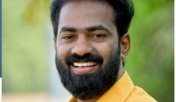 മുഖ്യമന്ത്രി വി.ഡി. സതീശന്റെ ഹെലികോപ്റ്റർ യാത്ര: രൂക്ഷ പരിഹാസവുമായി ഡിവൈഎഫ്ഐ സംസ്ഥാന സെക്രട്ടറി വി.കെ. സനോജ്