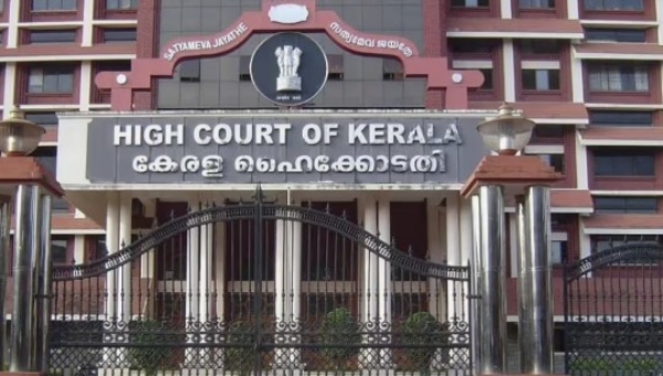 ഫ്രീഡം ക്വിസിലെ സവർക്കർ വിവാദം: അധ്യാപകനെ സസ്പെൻഡ് ചെയ്തതിന്റെ കാരണം സർക്കാർ ഇന്ന് ഹൈക്കോടതിയെ അറിയിക്കും
