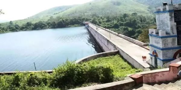 മുല്ലപ്പെരിയാറില് പുതിയ ഡാം വേണം, ചിലവ് വഹിക്കാമെന്ന് മുഖ്യമന്ത്രി സതീശന്; ജലനിരപ്പ് ഉയര്ത്തണമെന്ന് വിജയ്