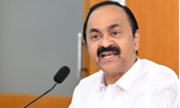 കൊച്ചി മെട്രോയുടെ പേര് മാറ്റില്ല; സർക്കാരുമായി ആലോചിക്കാതെയാണ് കെ.എം.ആർ.എൽ വാർത്ത നൽകിയതെന്ന് മുഖ്യമന്ത്രി