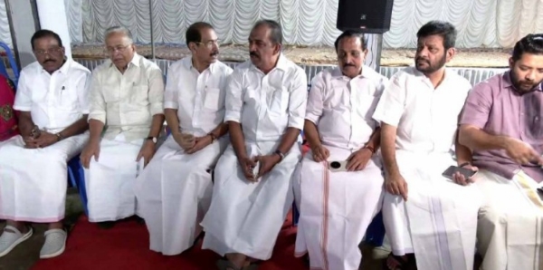 പാലക്കാട് റെയിൽവേ ഡിവിഷൻ വിഭജനം: തിരുവോണ നാളിൽ ഡിവിഷണൽ ഓഫീസിന് മുന്നിൽ യു.ഡി.എഫ് എം.പിമാരുടെ സത്യാഗ്രഹം