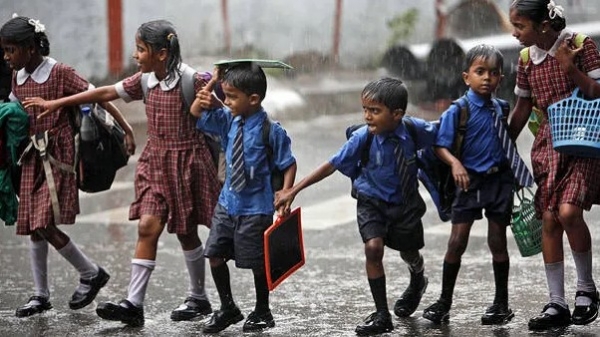 സംസ്ഥാനത്ത് മഴക്കെടുതി രൂക്ഷം; 12 ജില്ലകളില് വിദ്യാഭ്യാസ സ്ഥാപനങ്ങള്ക്ക് അവധി പ്രത്യേക വാർത്താ റിപ്പോർട്ട്