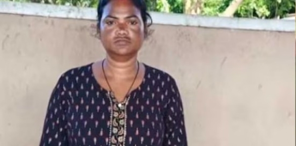 കോഴിക്കോട് റെയിൽവേ സ്റ്റേഷനിൽ വൻ ലഹരിവേട്ട: 19 കിലോ കഞ്ചാവുമായി യുവതി പിടിയിൽ കോഴിക്കോട് റെയിൽവേ സ്റ്റേഷനിൽ വൻ ലഹരിവേട്ട: 19 കിലോ കഞ്ചാവുമായി യുവതി പിടിയിൽ