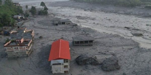 നേപ്പാളിലെ മിന്നൽ പ്രളയം: ദുരന്തത്തിന് ആക്കം കൂട്ടിയത് ചൈനയുടെ അശാസ്ത്രീയ നിർമാണങ്ങളെന്ന് ആരോപണം