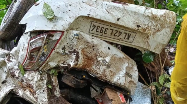 ഇടുക്കിയിൽ കാർ തോട്ടിലേക്ക് മറിഞ്ഞ് ദാരുണാപകടം: ഒരാൾ മരിച്ചു, രണ്ടുപേർക്ക് പരിക്ക്; ഒരാളുടെ നില ഗുരുതരം