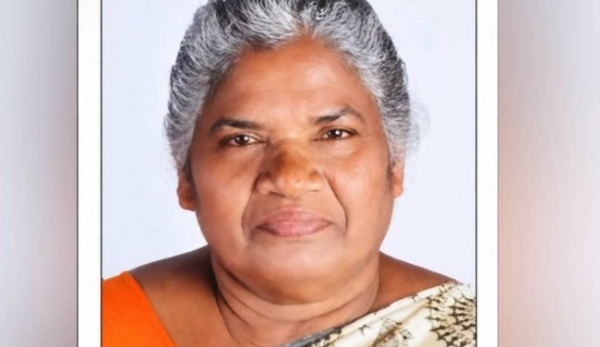 കുമരകത്ത് വെള്ളക്കെട്ട് വില്ലനായി; ആശുപത്രിയിലെത്തിക്കൽ വൈകി, ഹൃദയശസ്ത്രക്രിയ കഴിഞ്ഞ വീട്ടമ്മ മരിച്ചു കുമരകത്ത് വെള്ളക്കെട്ട് വില്ലനായി; ആശുപത്രിയിലെത്തിക്കൽ വൈകി, ഹൃദയശസ്ത്രക്രിയ കഴിഞ്ഞ വീട്ടമ്മ മരിച്ചു